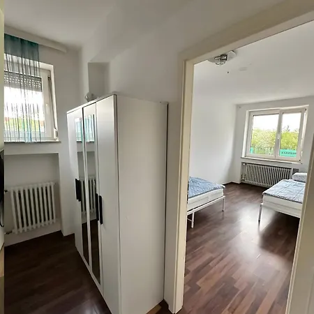 アパート Monteurszimmer アウグスブルク